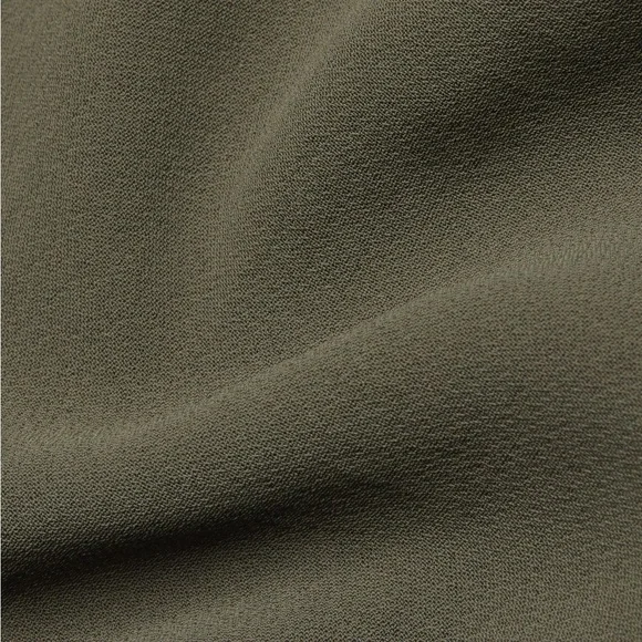 Aritzia Wilfred Shift Cargo PantRelaxed barrel-leg crepe cargo pants